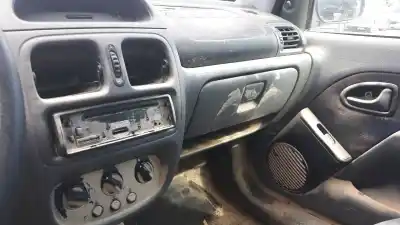 Scrapping Vehicle renault clio ii fase i (b/cbo) 1.2 of the year 2000 powered d7f