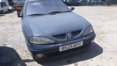 Veicolo di demolizione RENAULT MEGANE I CLASSIC (LA0/1_) 1.9 DTI (LA1U) dell'anno 2001 alimentato F9Q 744