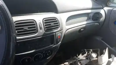 Scrapping Vehicle renault megane i classic (la0/1_) 1.9 dti (la1u) of the year 2001 powered f9q 744