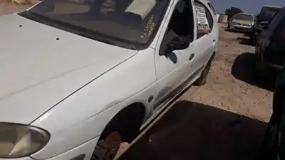 Scrapping Vehicle renault megane i (ba0/1_) 1.9 dti (ba1u) of the year 2002 powered f9q 744