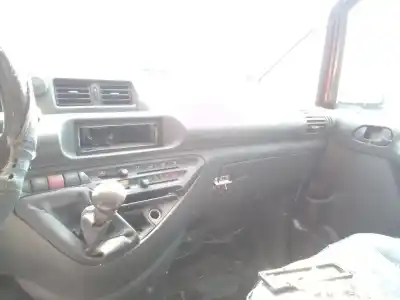 Veículo de Sucata peugeot expert kombi 2.0 hdi (dw10bted) do ano 1995 alimentado rhx