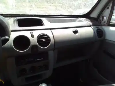 Veículo de Sucata renault kangoo (f/kc0) kangoo do ano 2004 alimentado k9k a7 Veículo de Sucata renault kangoo (f/kc0) kangoo do ano 2004 alimentado k9k a7