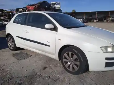 Veículo de Sucata fiat stilo (192_) 1.4 16v (192axh1b, 192bxh1b) do ano 2001 alimentado 843 a1.000