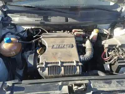 Veículo de Sucata fiat stilo (192_) 1.4 16v (192axh1b, 192bxh1b) do ano 2001 alimentado 843 a1.000