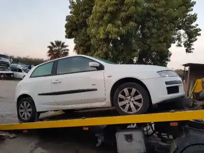 Veículo de Sucata fiat stilo (192_) 1.4 16v (192axh1b, 192bxh1b) do ano 2001 alimentado 843 a1.000
