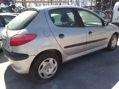 Véhicule à la ferraille peugeot                                            206 hatchback (2a/c)                                                                                                                                                                                                                                       1.4 i                                                                                                                                                                                                                                                      de l'année 1998 alimenté kfw (tu3a),kfw (tu3jp),kfx (tu3jp)