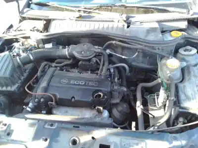 Здавання транспортного засобу opel corsa c corsa c року 2001 потужний z12xe