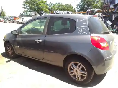 Scrapping Vehicle renault clio iii 2.0 16v of the year 2005 powered d4f