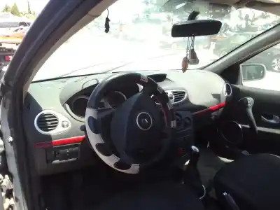 Scrapping Vehicle renault clio iii 2.0 16v of the year 2005 powered d4f