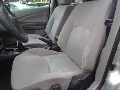 Veículo de Sucata nissan almera ii (n16) 2.2 di do ano 2000 alimentado yd22