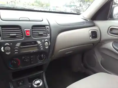 Veículo de Sucata nissan almera ii (n16) 2.2 di do ano 2000 alimentado yd22