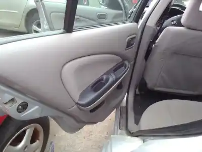 Veículo de Sucata nissan almera ii (n16) 2.2 di do ano 2000 alimentado yd22