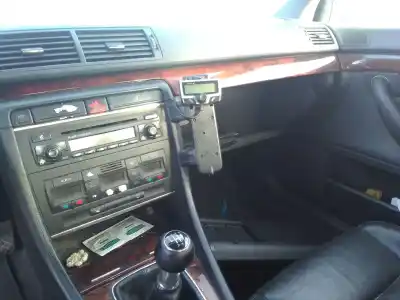 Veículo de Sucata audi a4 berlina (8e) * do ano 2000 alimentado bfc