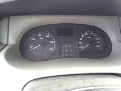 Здавання транспортного засобу nissan primastar autobús (x83) dci 100 року 2001 потужний f9q 760