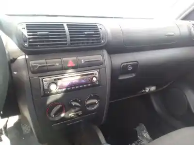 Здавання транспортного засобу seat toledo ii (1m2) 1.6 16v року 2004 потужний aus,azd,bcb