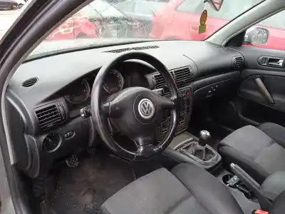 Veículo de Sucata volkswagen passat b5.5 variant (3b6) 1.9 tdi do ano 2003 alimentado avf