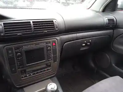 Veículo de Sucata volkswagen passat b5.5 variant (3b6) 1.9 tdi do ano 2003 alimentado avf