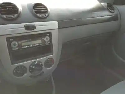 Veículo de Sucata chevrolet lacetti (j200) 1.6 do ano 2006 alimentado f16d3