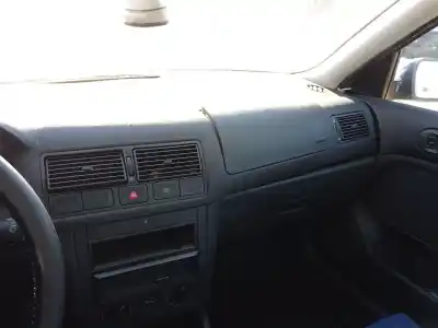 Veículo de Sucata volkswagen golf iv (1j1) 1.9 tdi do ano 1997 alimentado ahf