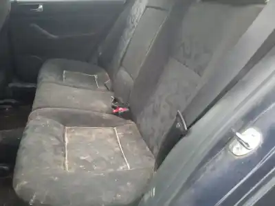 Veículo de Sucata volkswagen golf iv (1j1) 1.6 do ano 1999 alimentado aeh,akl,apf