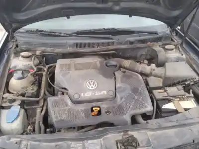 Veículo de Sucata volkswagen golf iv (1j1) 1.6 do ano 1999 alimentado aeh,akl,apf