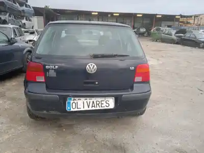 Veículo de Sucata volkswagen golf iv (1j1) 1.6 do ano 1999 alimentado aeh,akl,apf