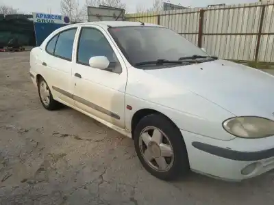 Veicolo di demolizione renault megane i classic (la0/1_) 1.9 dti (la08, la0n) dell'anno 1999 alimentato f9q 730,f9q 731,f9q 734,f9q 736