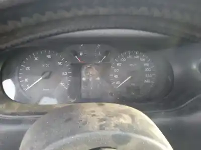 Veicolo di demolizione renault megane i classic (la0/1_) 1.9 dti (la08, la0n) dell'anno 1999 alimentato f9q 730,f9q 731,f9q 734,f9q 736