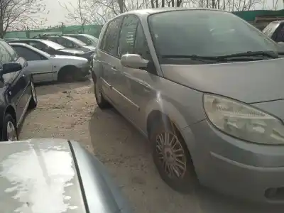Scrapping Vehicle renault scénic ii (jm0/1_) 1.9 dci (jm0g, jm12, jm1g, jm2c) of the year 2004 powered f9q 812