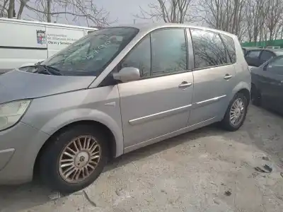 Scrapping Vehicle renault scénic ii (jm0/1_) 1.9 dci (jm0g, jm12, jm1g, jm2c) of the year 2004 powered f9q 812