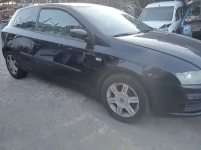 Veículo de Sucata FIAT STILO (192_) 1.4 16V (192AXH1B, 192BXH1B) do ano 2004 alimentado 843 A1.000