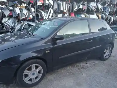 Veículo de Sucata fiat stilo (192_) 1.4 16v (192axh1b, 192bxh1b) do ano 2004 alimentado 843 a1.000