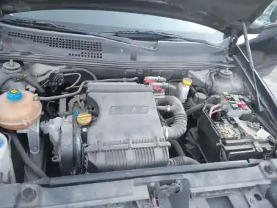 Veículo de Sucata fiat stilo (192_) 1.4 16v (192axh1b, 192bxh1b) do ano 2004 alimentado 843 a1.000