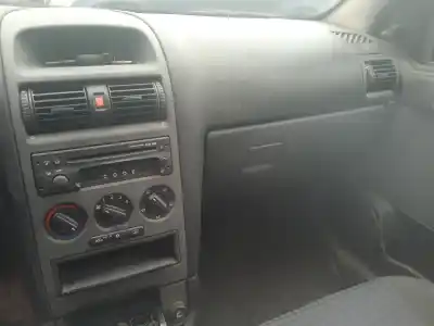 Sloopvoertuig opel astra g fastback (t98) 1.6 16v (f08, f48) van het jaar 2004 aangedreven x 16 xel,z 16 xe