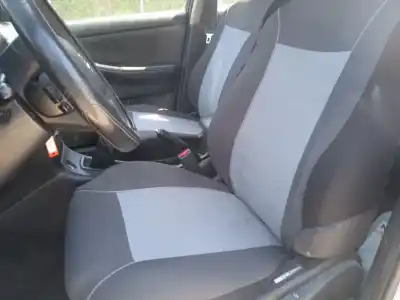 Veicolo di demolizione toyota corolla (_e12_) 2.0 d-4d (cde120_) dell'anno 2002 alimentato 1cd-ftv