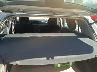 Veicolo di demolizione toyota corolla (_e12_) 2.0 d-4d (cde120_) dell'anno 2002 alimentato 1cd-ftv