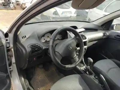 Vehicul casat peugeot 206 fastback (2a/c) 1.4 hdi eco 70 al anului 2005 alimentat 8hx (dv4td),8hz (dv4td)