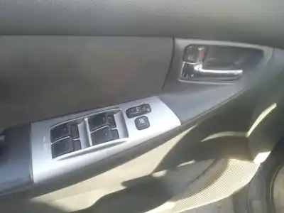 Veículo de Sucata toyota corolla (_e12_) 2.0 d-4d (cde120r_, cde120l_) do ano 2005 alimentado 1cd-ftv