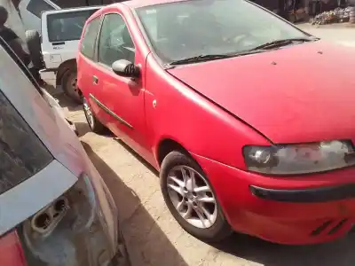 Veículo de Sucata fiat punto berlina do ano 2022 alimentado 188a5000