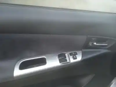 Veículo de Sucata toyota corolla (_e12_) 2.0 d-4d (cde120_) do ano 2002 alimentado 1cd-ftv