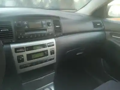 Veículo de Sucata toyota corolla (_e12_) 2.0 d-4d (cde120_) do ano 2002 alimentado 1cd-ftv