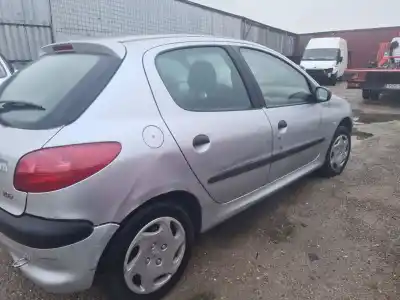 Veicolo di demolizione peugeot 206 fastback (2a/c) 1.4 i dell'anno 2002 alimentato kfw (tu3a),kfw (tu3jp),kfx (tu3jp)