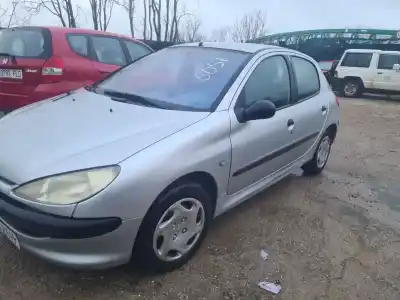 Veicolo di demolizione peugeot 206 fastback (2a/c) 1.4 i dell'anno 2002 alimentato kfw (tu3a),kfw (tu3jp),kfx (tu3jp)