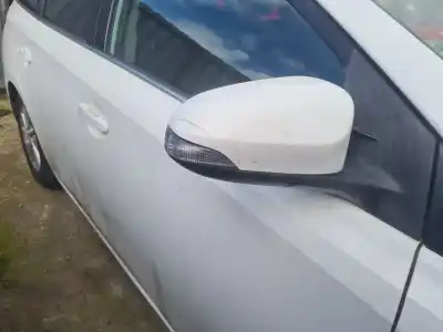 Здавання транспортного засобу toyota auris ranchera familiar (_e18_) 1.8 hybrid (zwe186_) року 2013 потужний 2zr-fxe