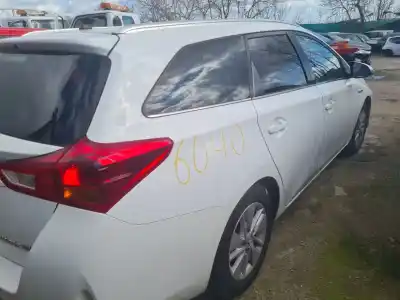 Здавання транспортного засобу toyota auris ranchera familiar (_e18_) 1.8 hybrid (zwe186_) року 2013 потужний 2zr-fxe