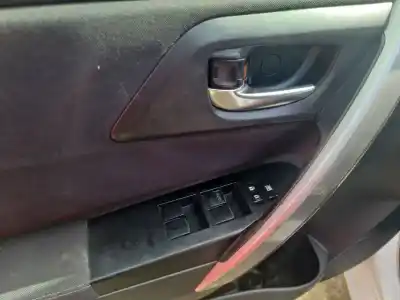Здавання транспортного засобу toyota auris ranchera familiar (_e18_) 1.8 hybrid (zwe186_) року 2013 потужний 2zr-fxe