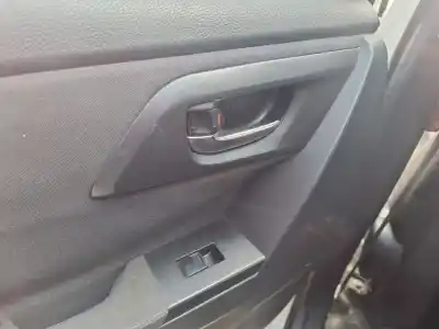 Здавання транспортного засобу toyota auris ranchera familiar (_e18_) 1.8 hybrid (zwe186_) року 2013 потужний 2zr-fxe