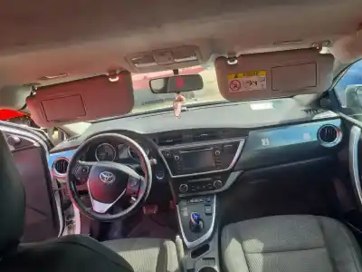Здавання транспортного засобу toyota auris ranchera familiar (_e18_) 1.8 hybrid (zwe186_) року 2013 потужний 2zr-fxe