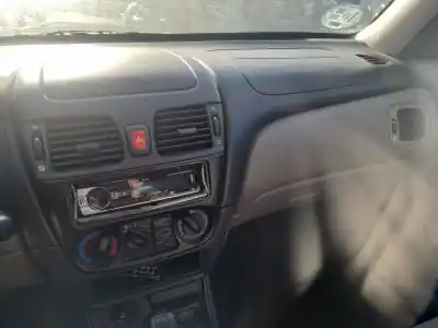 Veículo de Sucata nissan almera ii hatchback (n16) 1.5 do ano 2001 alimentado qg15de