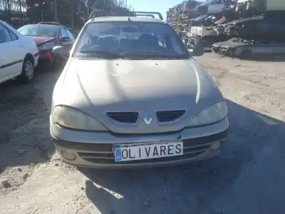 Veicolo di demolizione RENAULT MEGANE I CLASSIC (LA0/1_) 1.6 16V (LA00, LA04, LA0B, LA11, LA16, LA19, LA1J, LA1K,... dell'anno 2001 alimentato K4M 700,K4M 701,K4M 706,K4M 708,K4M 709